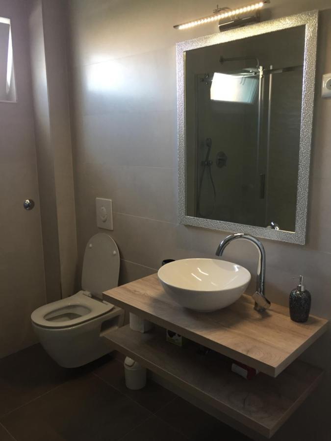 Apartman Sonas 2 With Free Private Parking Karlovac Eksteriør bilde